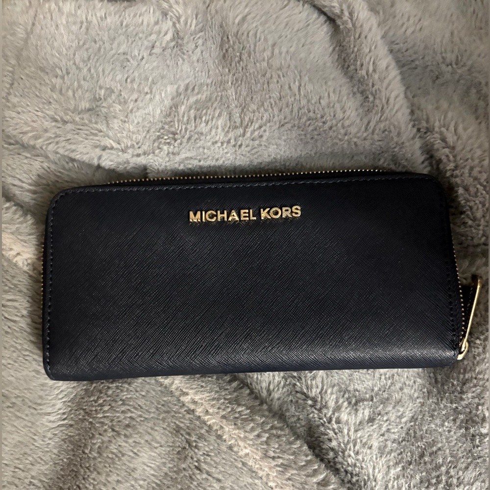 Michael Kors NAVY BLUE leather wallet - Picture 1 of 3